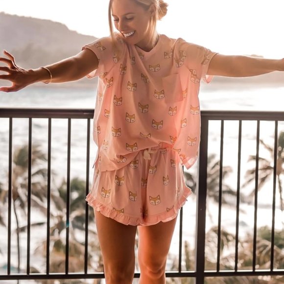 White Fox Boutique Other - Sarah's Day X White Fox Boutique Short Sleeve Pajama Top and Ruffle Shorts Set M